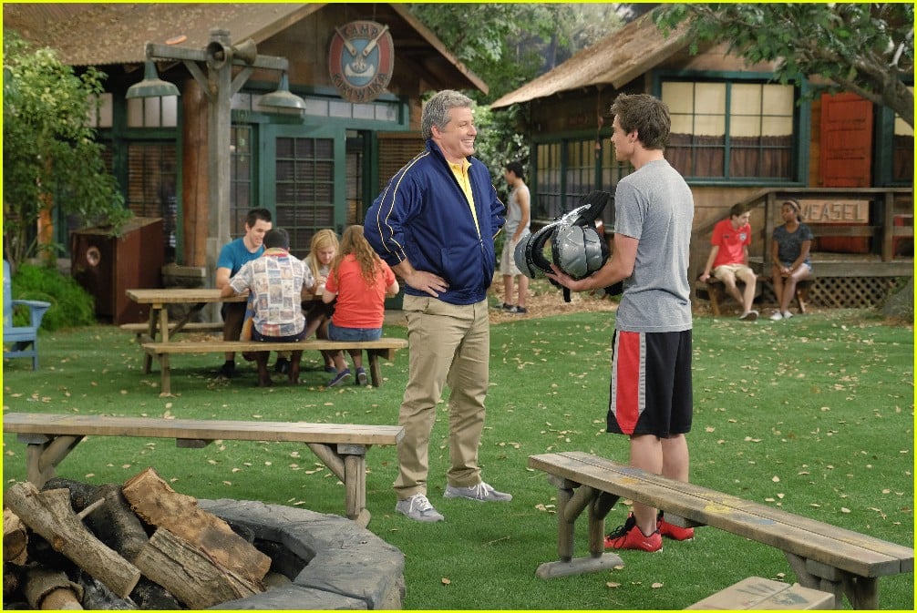 Full Sized Photo of bunkd xander says goodbye season finale clip stills 20 Will Xander Leave