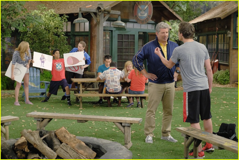 Full Sized Photo of bunkd xander says goodbye season finale clip stills 22 Will Xander Leave