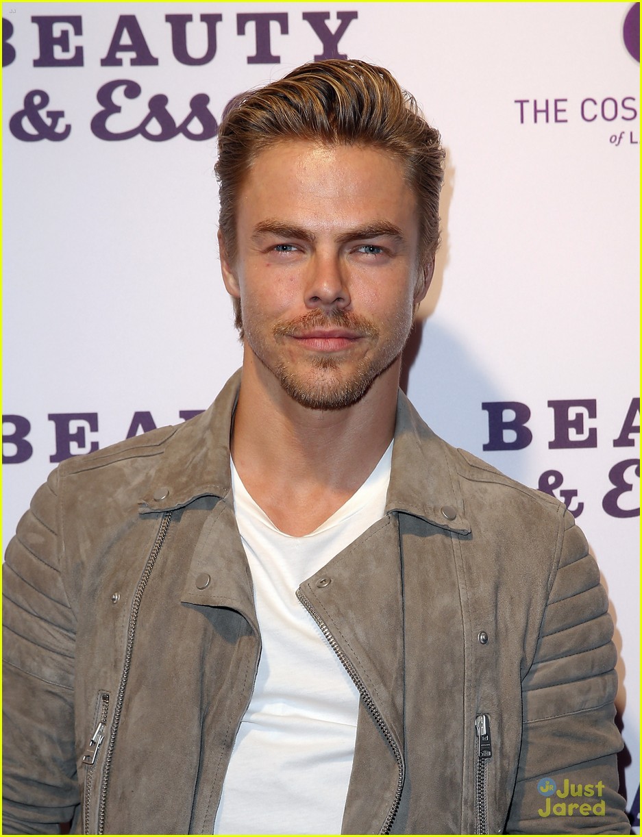 Derek Hough Wears Birthday Cake On His Head | Photo 971098 - Photo ...