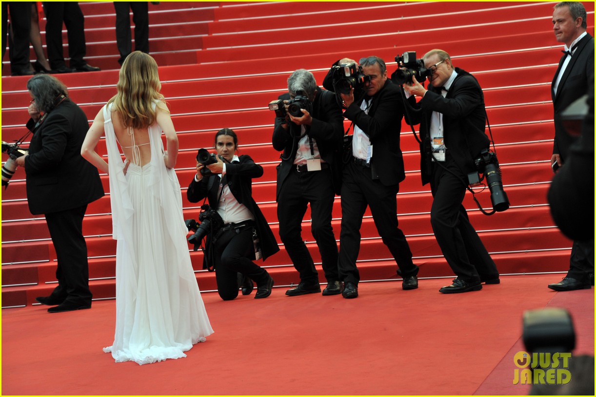 erin moriarty maria victoria dragus 2016 cannes closing 12