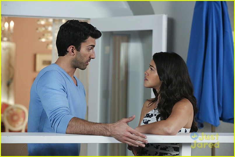Full Sized Photo of jane virgin forty two stills 06 Jane Celebrates