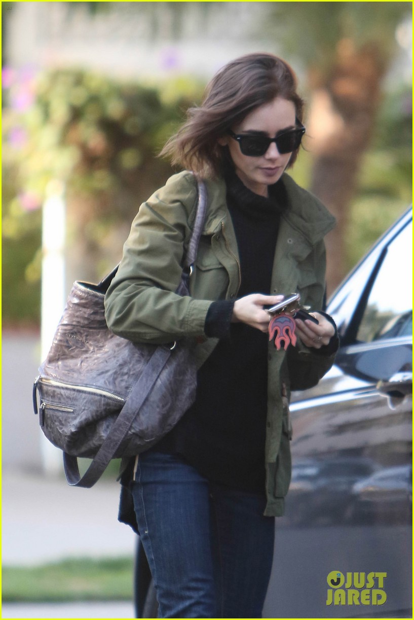 Lily Collins Narrates 'Peter Pan' Audio Book | Photo 968532 - Photo ...