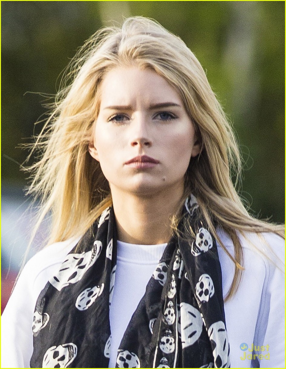 Lottie Moss Was Studying For A-Levels During Cannes | Photo 974259 ...