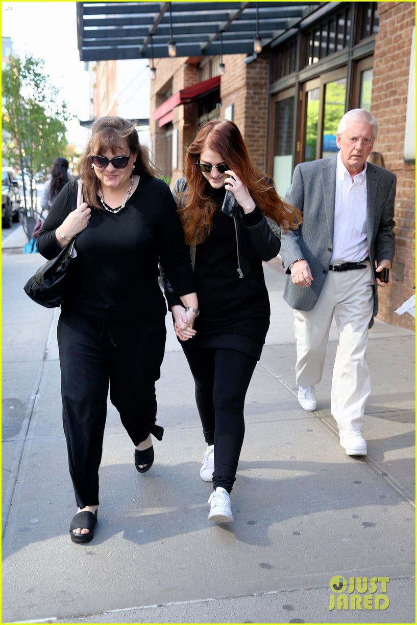 Meghan Trainor's Mom Kelli Makes It to Billboard Chart Photo 969227