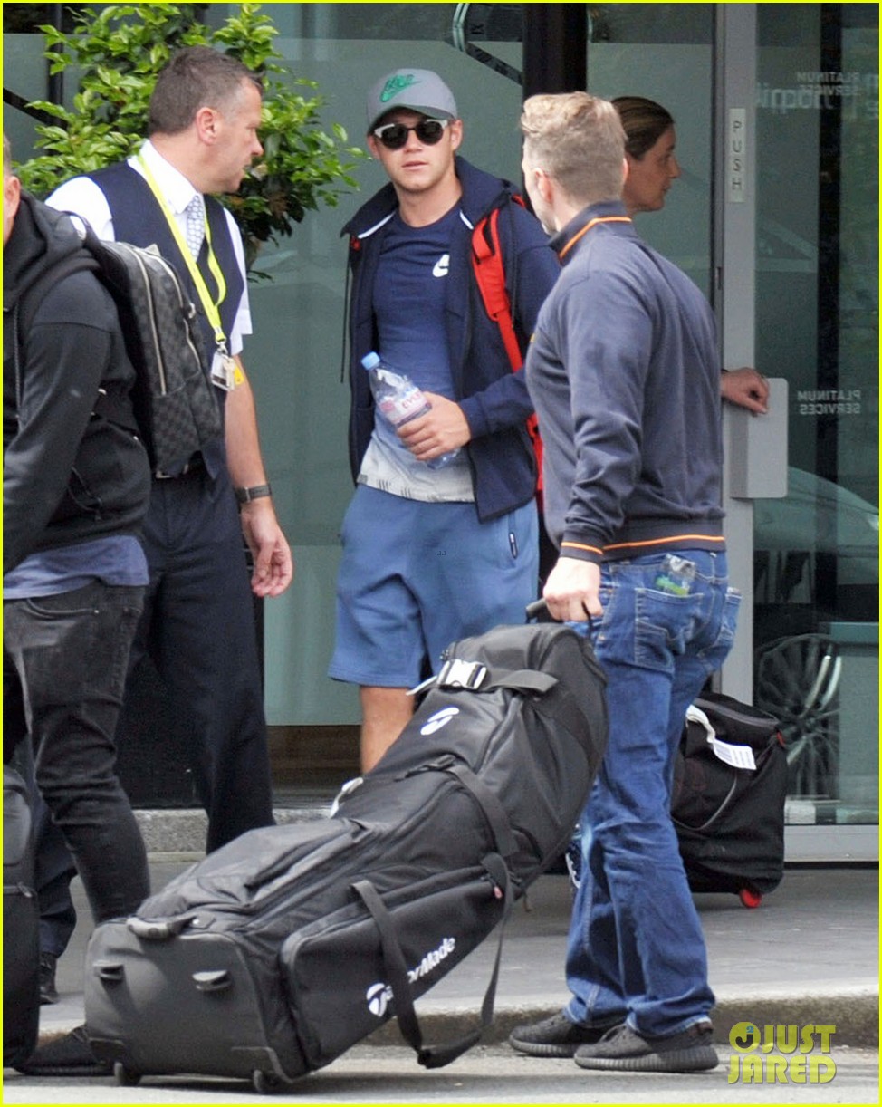 Niall Horan Lands in Dublin Ahead of the Irish Open 2016! | Photo ...