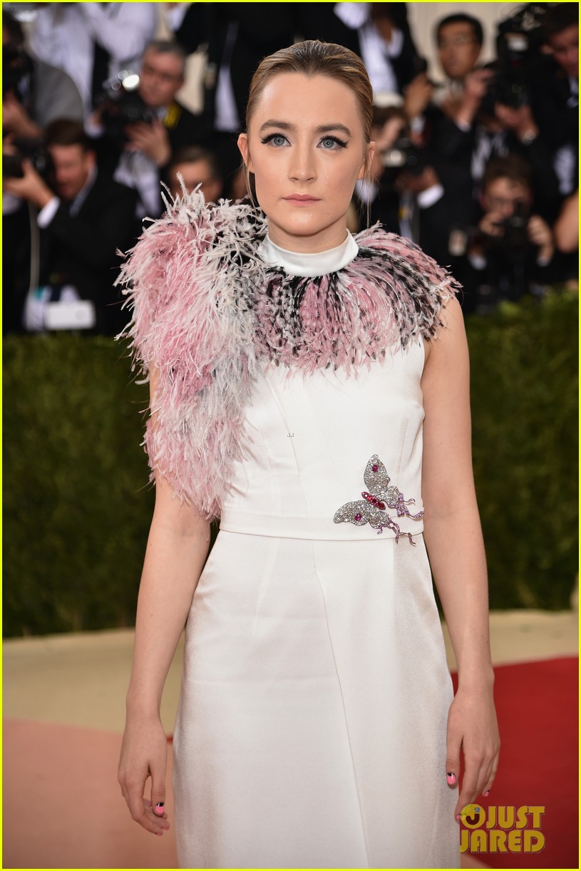 Saoirse Ronan Steps Out at Met Gala 2016 Photo 964588 Photo Gallery