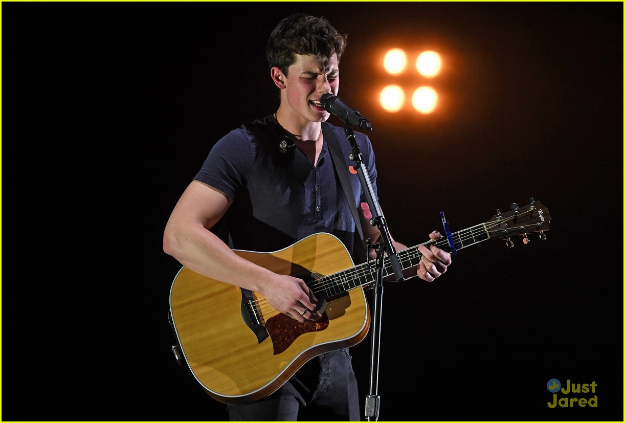 Full Sized Photo of shawn mendes hammersmith apollo concert pics 12