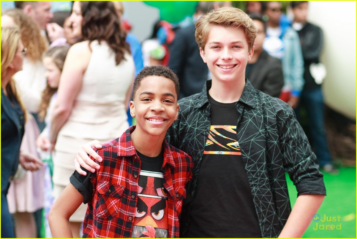 Skai Jackson & Calum Worthy Hit Up 'Angry Birds' Premiere With Brec ...