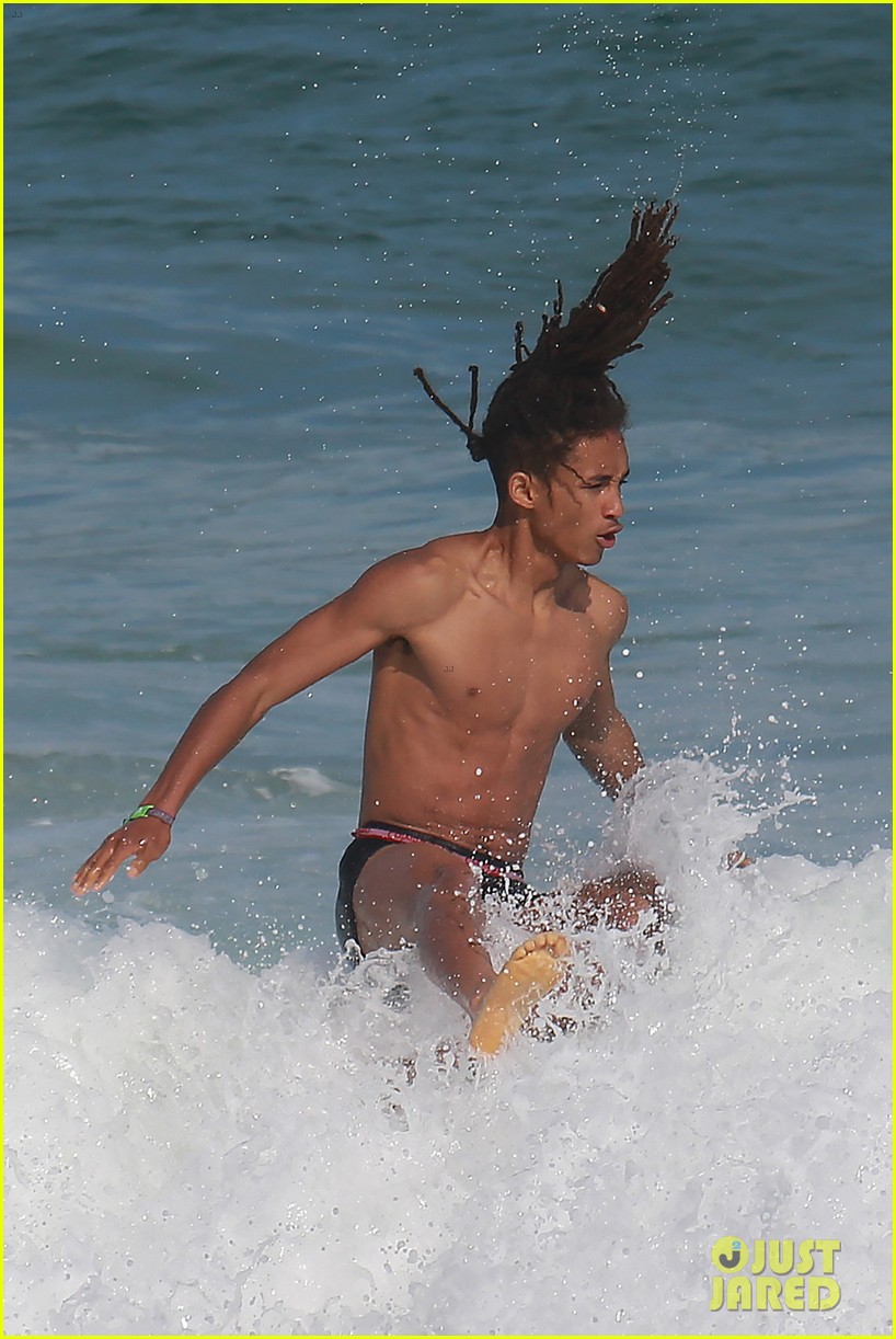 Jaden Smith Goes Shirtless Wears His Underwear At The Beach Photo Photo Gallery