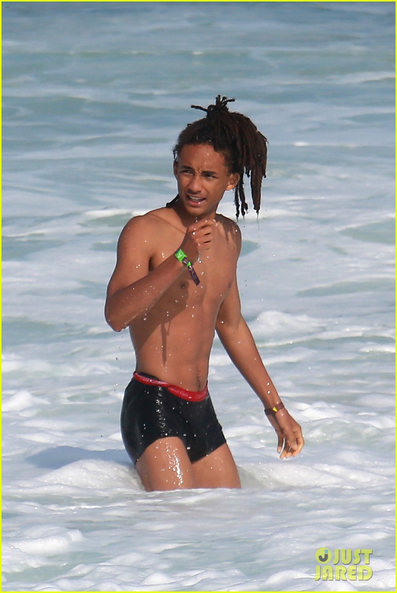 jaden smith wears just his calvins for a dip at the beach 07