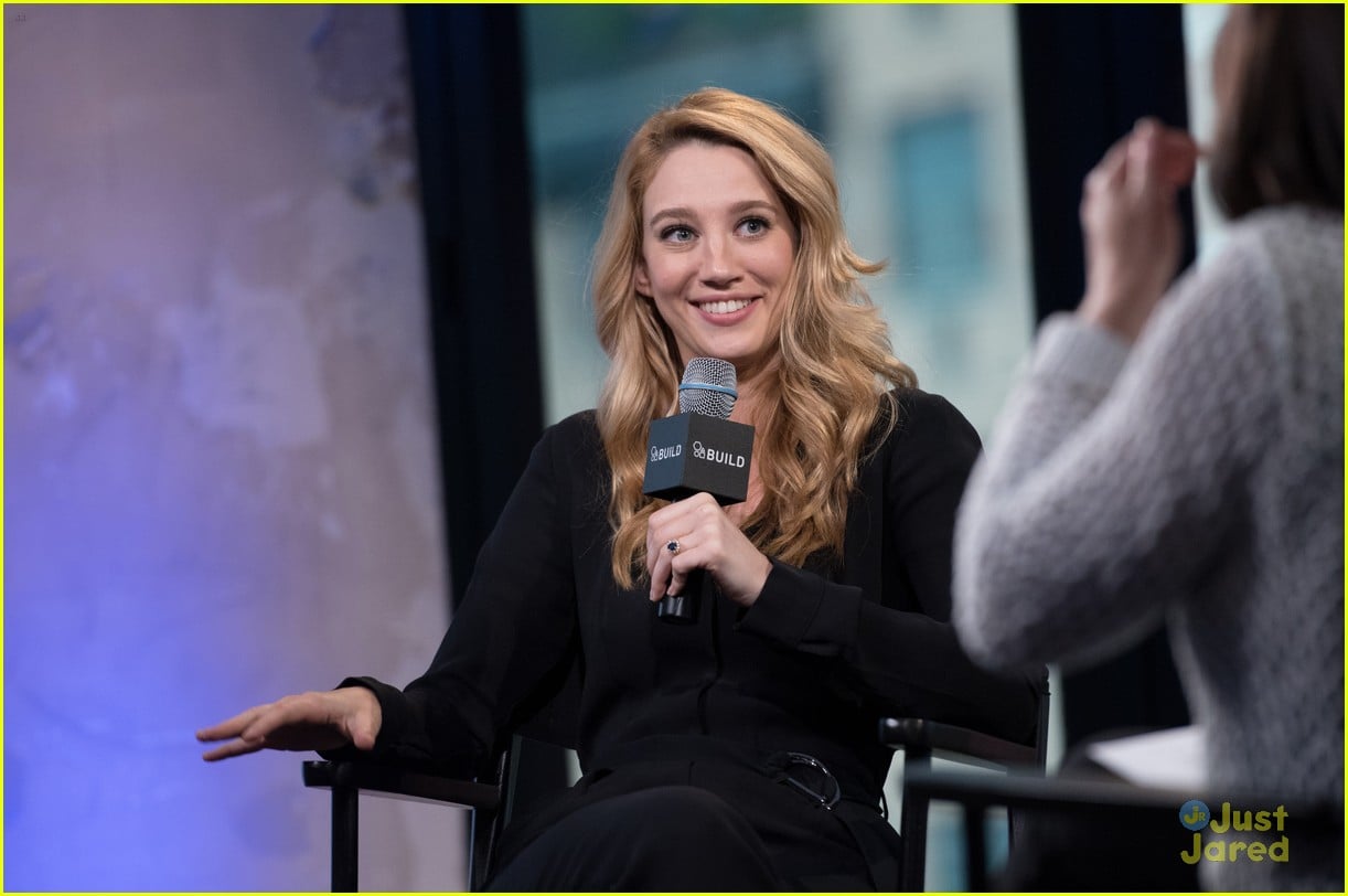 Yael Grobglas & Tom Cavanagh Talk Up 'Jane' & 'The Flash' at AOL Build ...