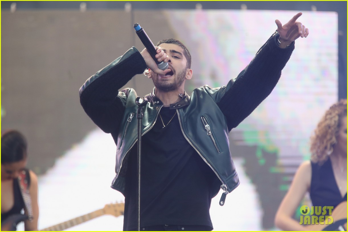 Zayn Malik Rocks Solo Set At Wango Tango 2016 Photo 970722 Photo Gallery Just Jared Jr 