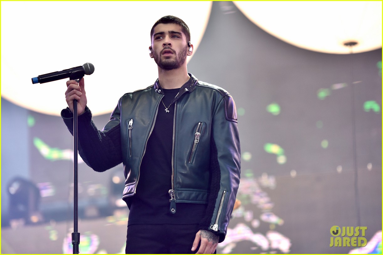 Zayn Malik Rocks Solo Set At Wango Tango 2016 Photo 970730 Photo Gallery Just Jared Jr 