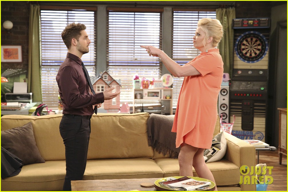 Things get a little awkward on tonight's all-new episode of Baby Daddy. 