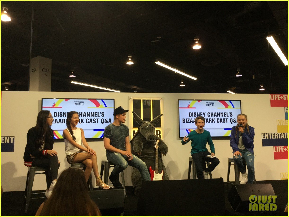 The 'Bizaardvark' Cast Hits Up VidCon 2016! Photo 988920 - Photo