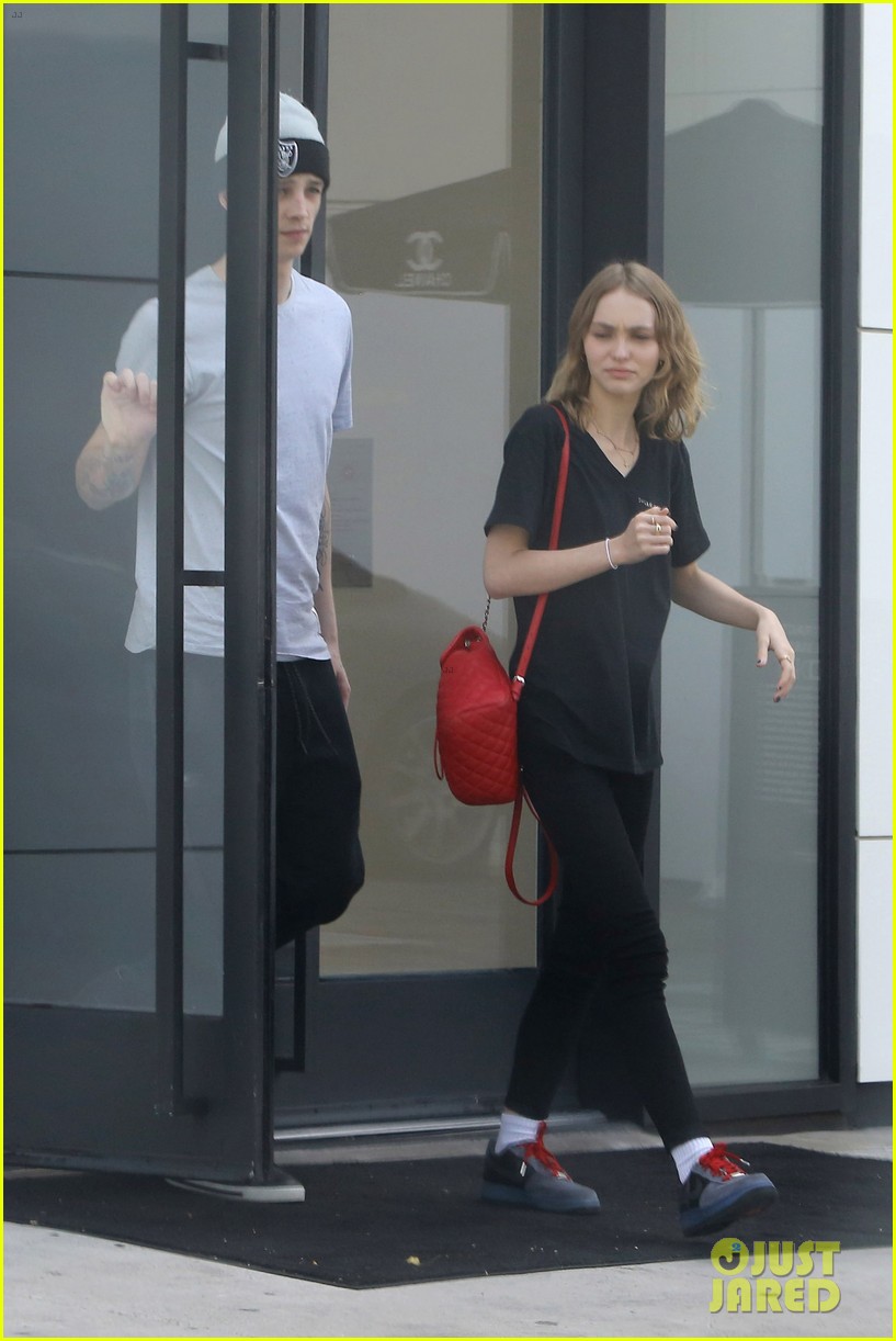 Lily-Rose Depp Shops With Rumored Boyfriend Ash Stymest | Photo 984098