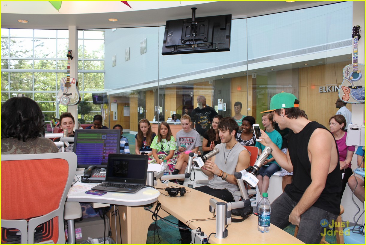 Full Sized Photo of emblem three childrens hospital atlanta visit 02