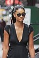 chanel iman shows off her hairstylist skills 04