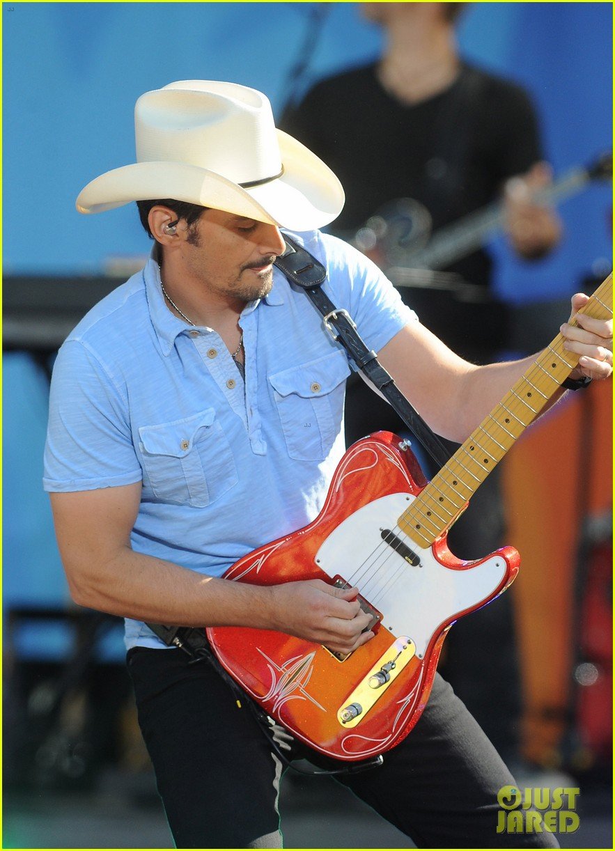 Full Sized Photo of demi lovato without a fight brad paisley gma 18