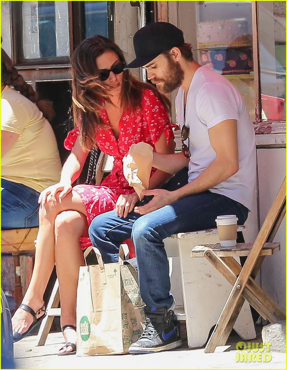 Paul Wesley And Phoebe Tonkin Have A Day Out In Nyc Photo 982255 Photo Gallery Just Jared Jr 