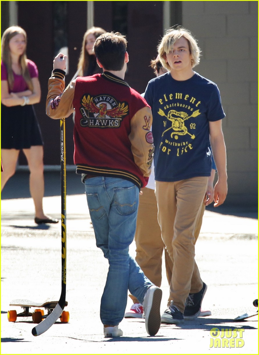 Ross Lynch Skateboards on the 'Status Update' Set With Gregg Sulkin & Courtney Eaton! Photo