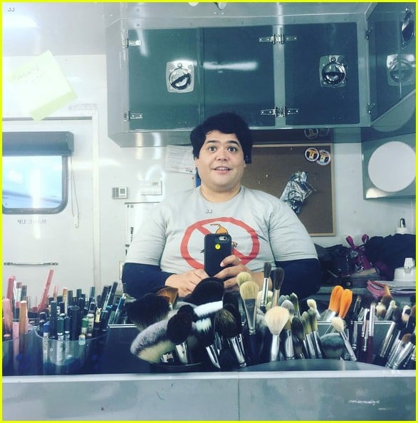 Ross Lynch, Olivia Holt & More Kick Off 'Status Update' First Table