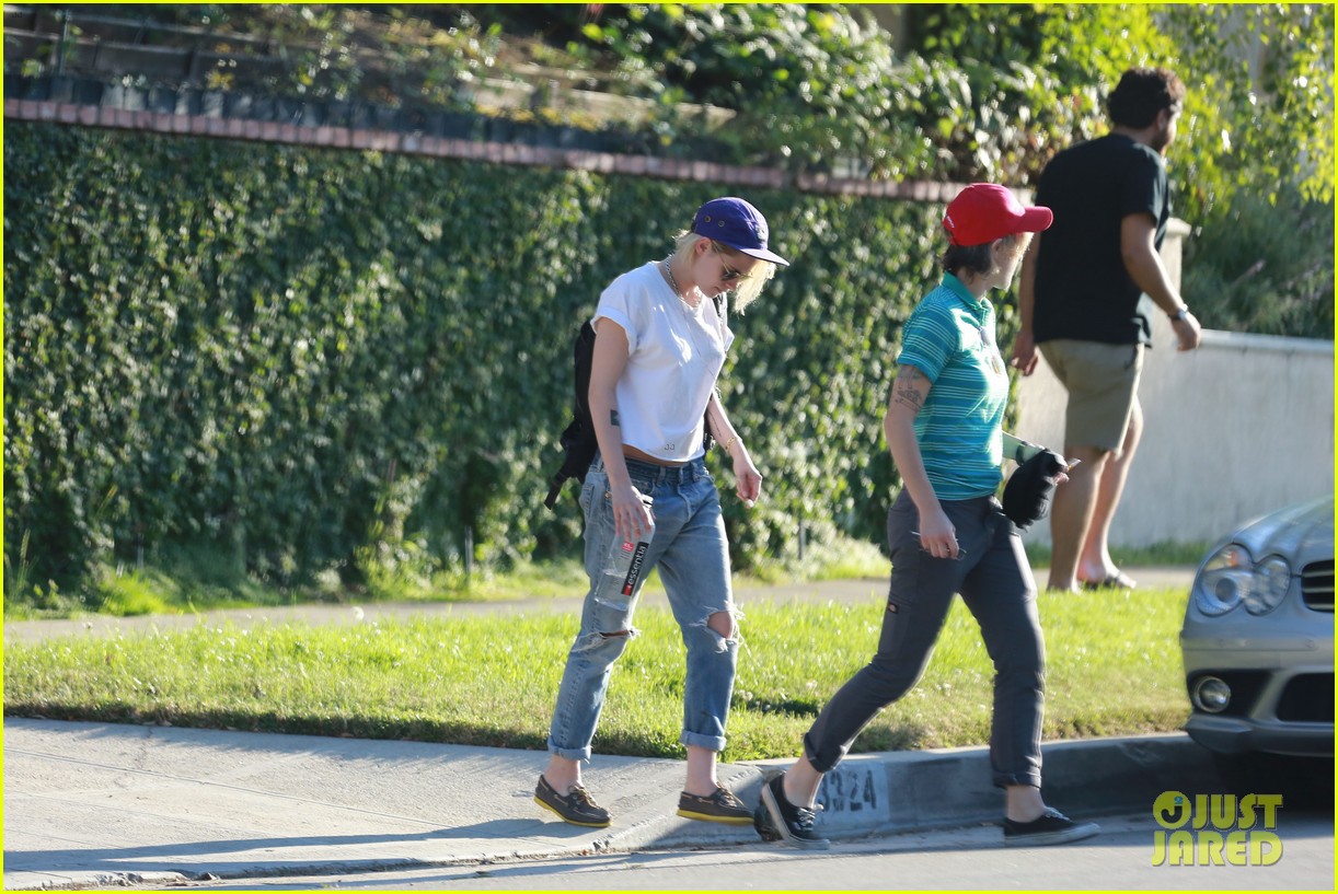 Kristen Stewart Steps Out on Father's Day with Girlfriend Alicia ...