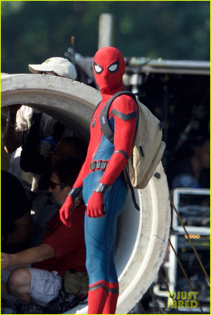 Tom Holland Looks Hot in His Spider-Man Suit - First Look Photos!: Photo  990125 | Movies, Spiderman, Tom Holland Pictures | Just Jared Jr.