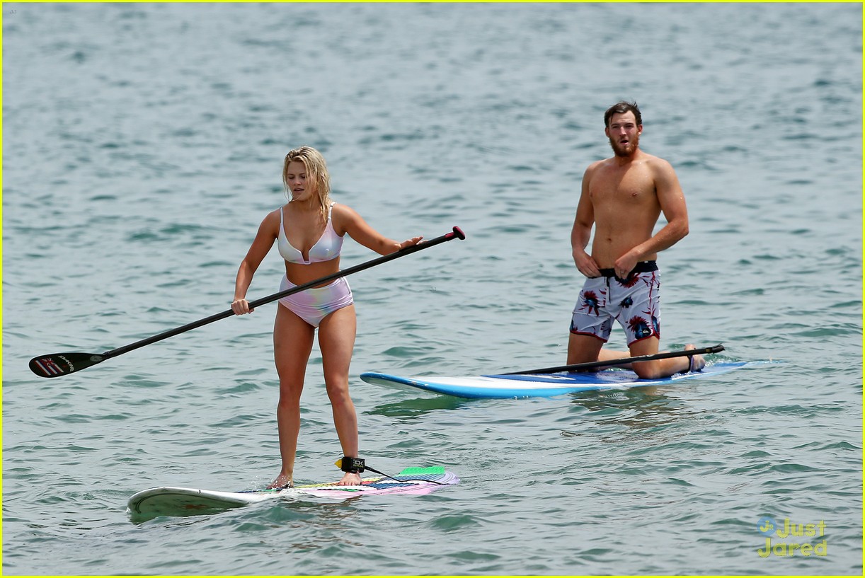 Witney Carson & Carson McAllister Head To Hawaii For Vacation | Photo