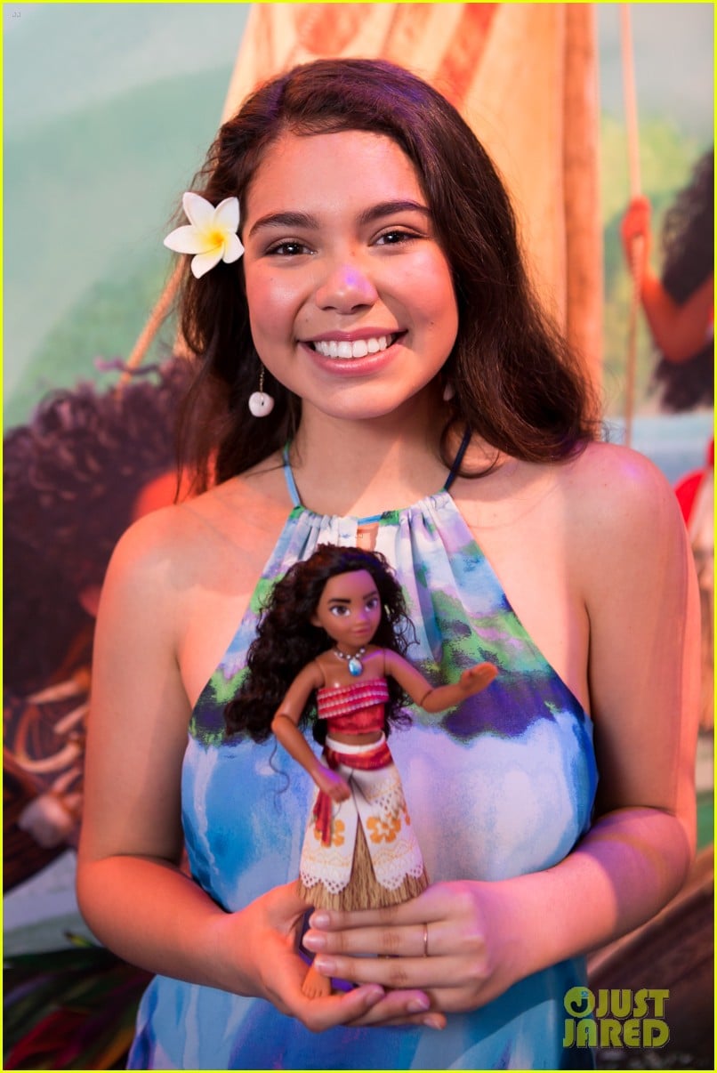 moana book and figures