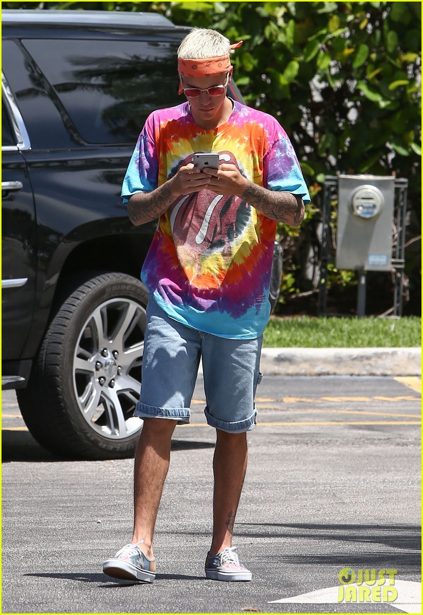 Full Sized Photo of justin bieber hangs with ashley benson on fourth of