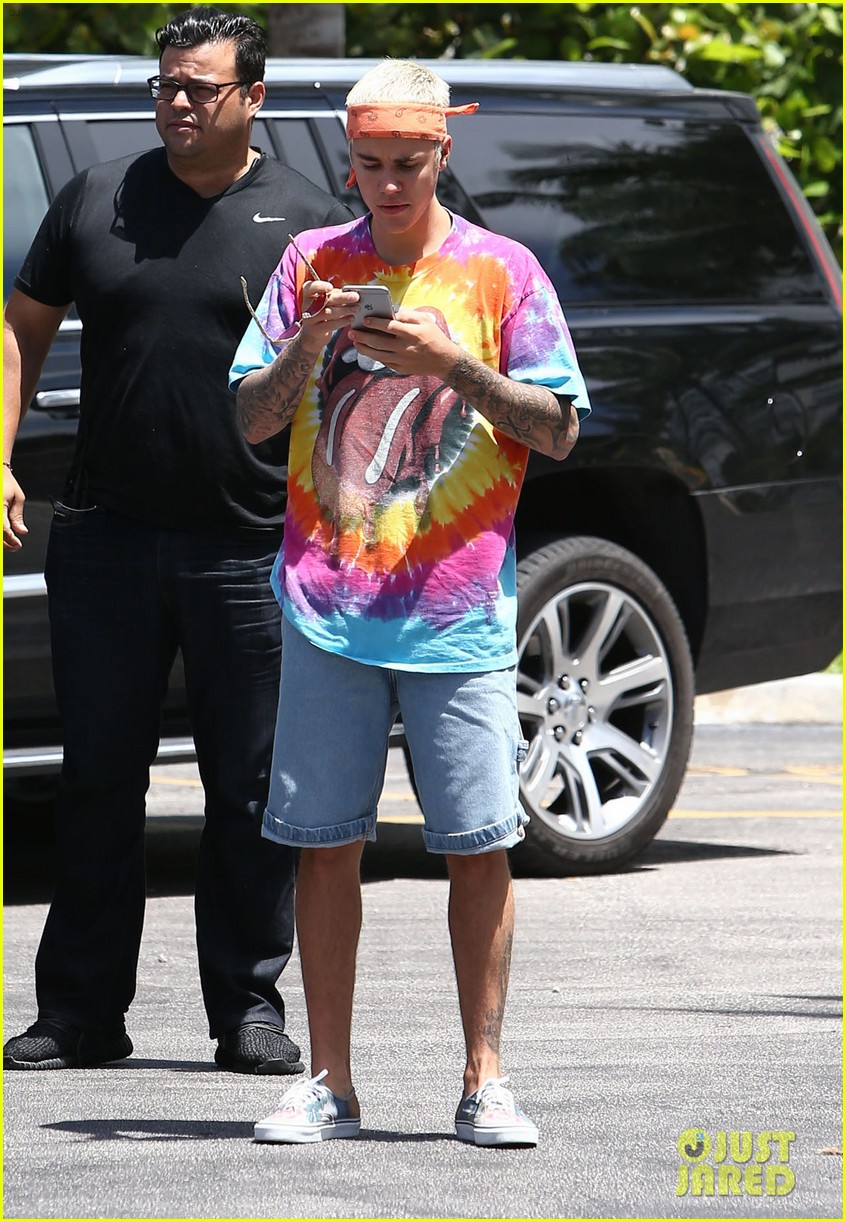 Full Sized Photo of justin bieber hangs with ashley benson on fourth of ...