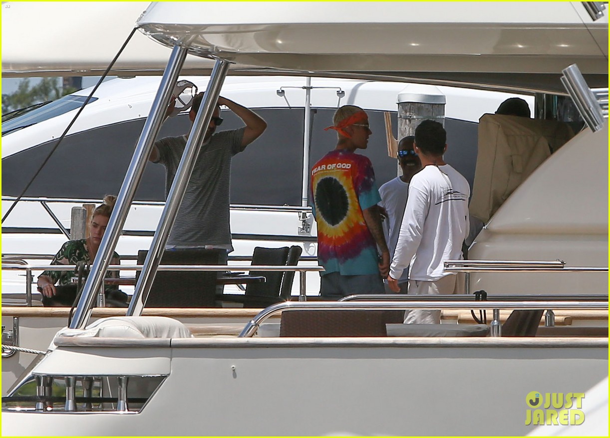 Full Sized Photo of justin bieber hangs with ashley benson on fourth of