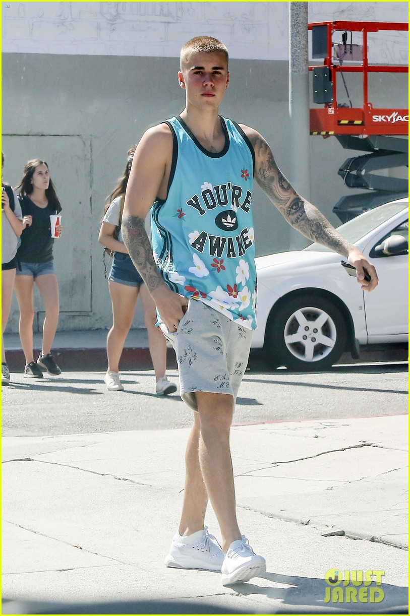 Full Sized Photo of justin bieber lunch ralphs west hollywood 04 ...