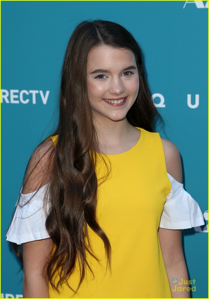 Chloe East Hits 'Equals' Premiere After Taking Over JJJ | Photo 993303 ...