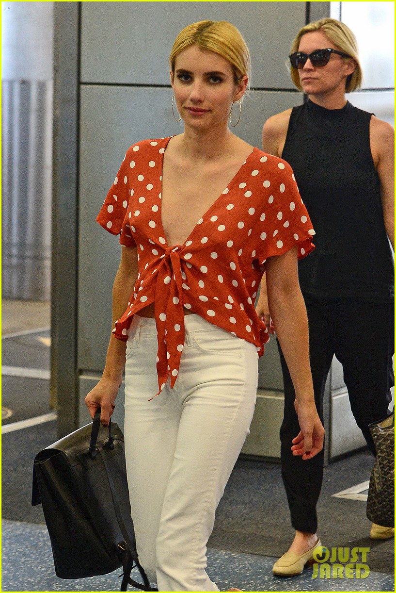 Full Sized Photo of emma roberts polka dot top taylor lautner love