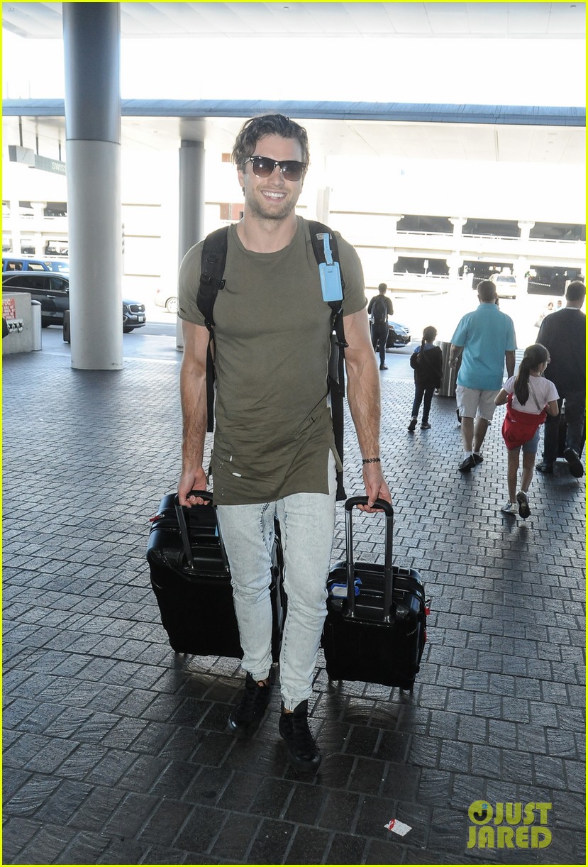 pierson fode catches flight 01