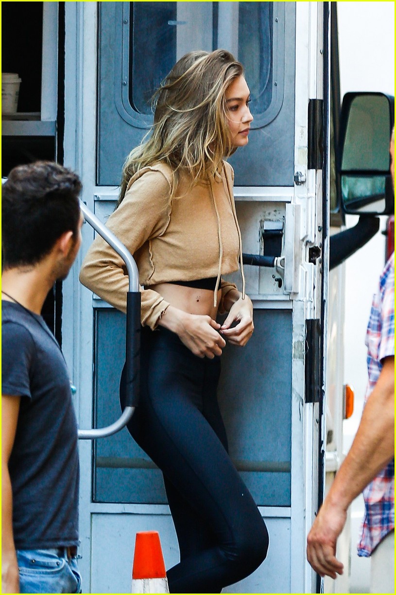 Full Sized Photo of gigi hadid hits the gym for reebok shoot 33 | Gigi