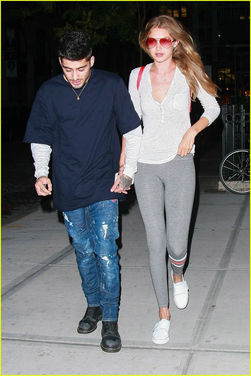 Zayn Malik Holds Hand With Gigi Hadid On Date Night Photo 995699 Photo Gallery Just Jared Jr 