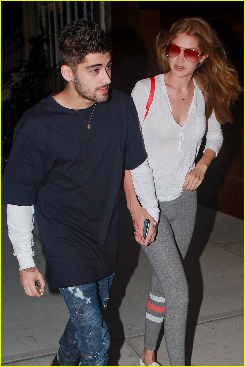 Zayn Malik Holds Hand With Gigi Hadid On Date Night Photo 995701 Photo Gallery Just Jared Jr 