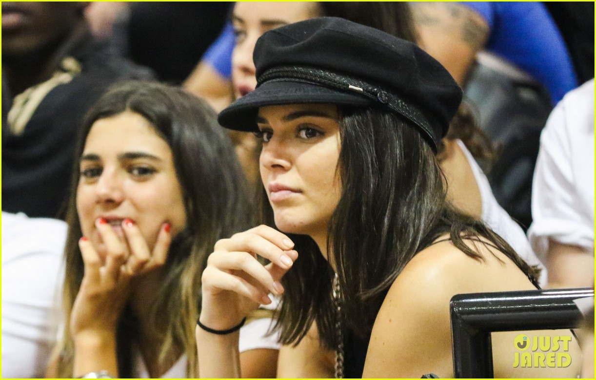 kendall jenner jordan 1