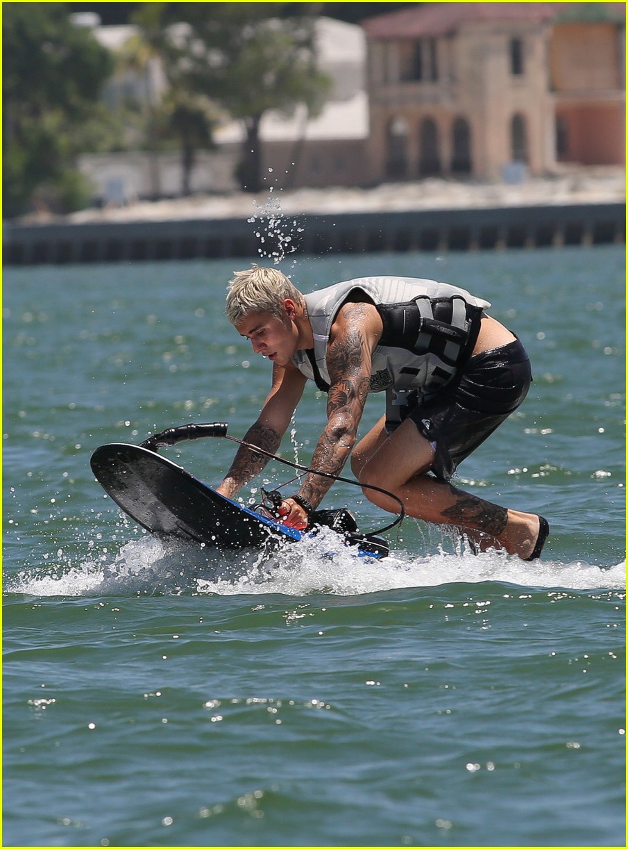 Full Sized Photo of justin bieber hangs on yacht brother jaxon and ...