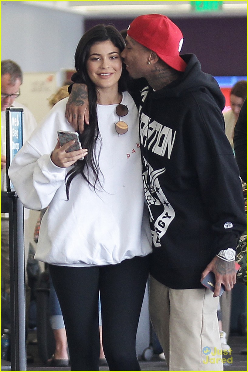 Kylie Jenner Gets A Big Kiss From Tyga At The Airport Photo 994465 Photo Gallery Just