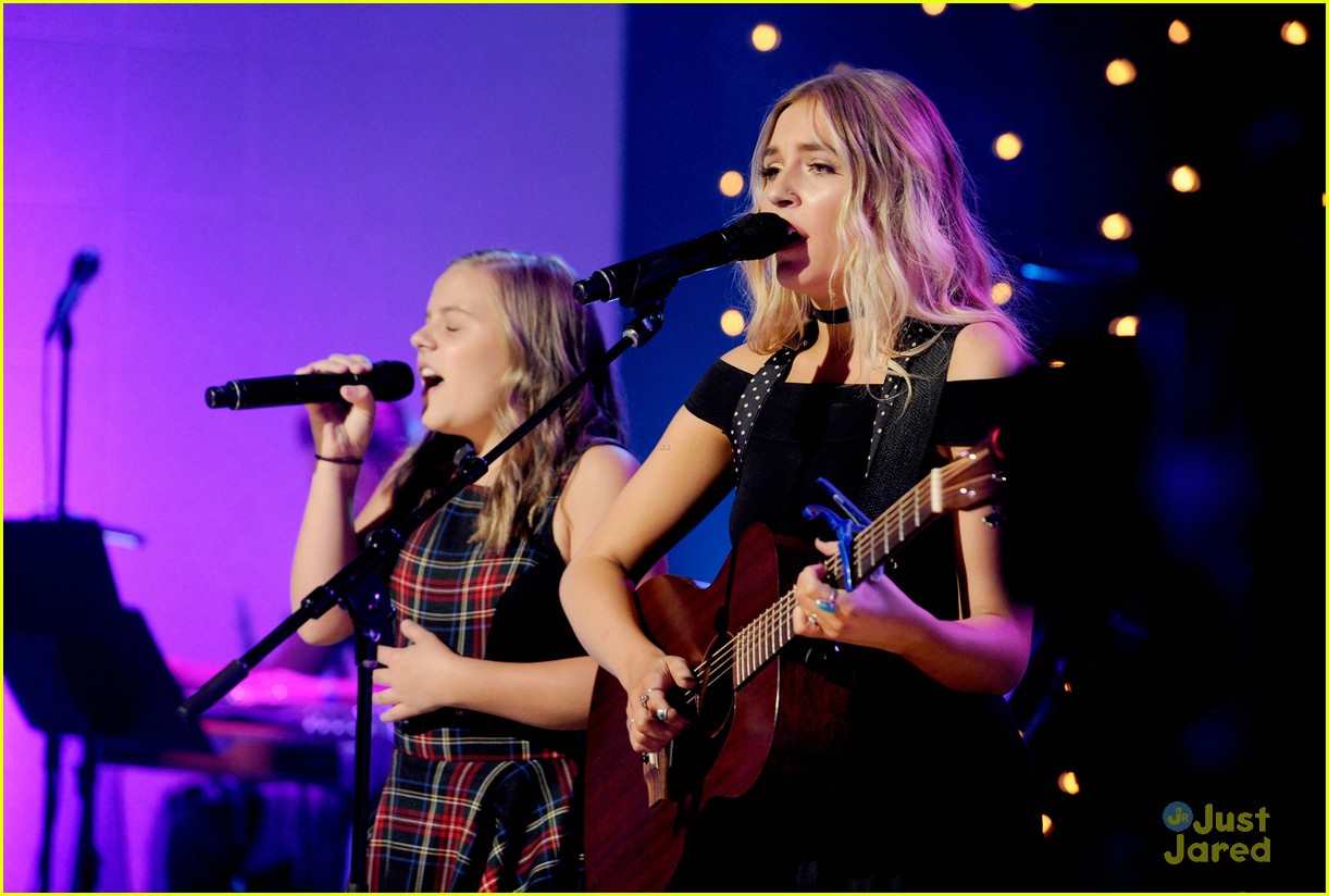 Lennon and Maisy Salute Music City at Skyville Live Event | Photo ...