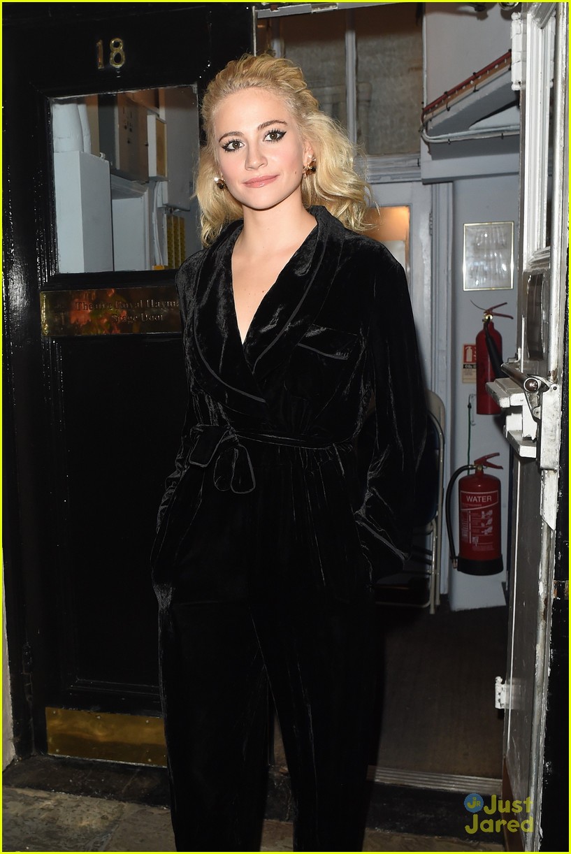 Pixie Lott Shows Off Holly Golightly's Looks Backstage at 'Breakfast at ...