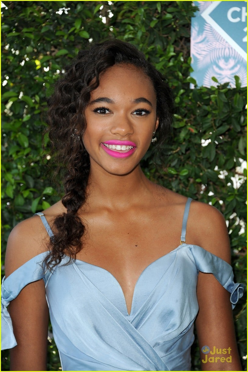 Maddie Ziegler Dances Her Way to Teen Choice Awards 2016 | Photo