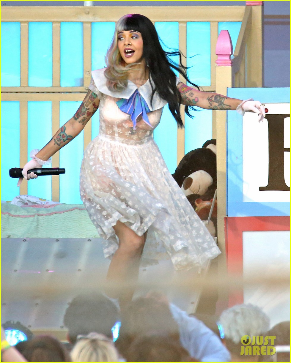 Full Sized Photo Of Melanie Martinez Pity Party Jimmy Kimmel 01 Melanie Martinez Performs 