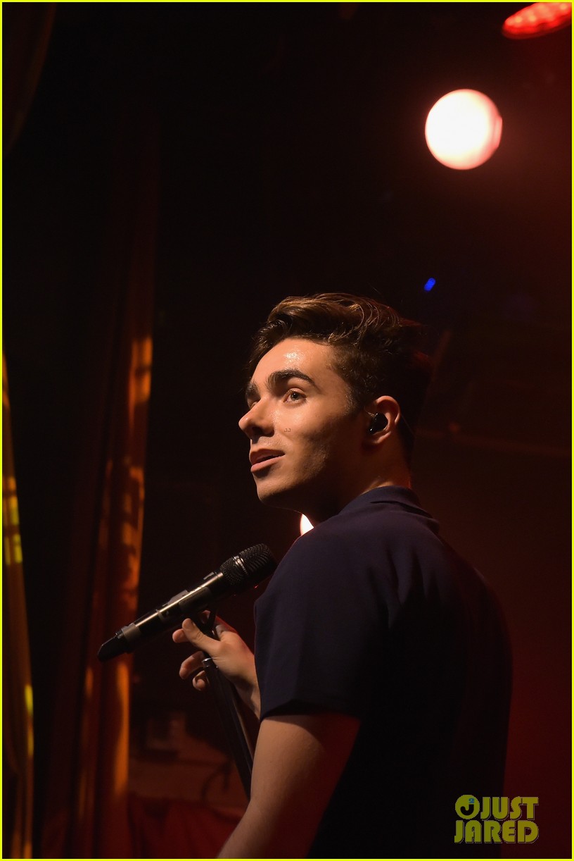 full-sized-photo-of-nathan-sykes-performs-the-box-nyc-07-nathan-sykes