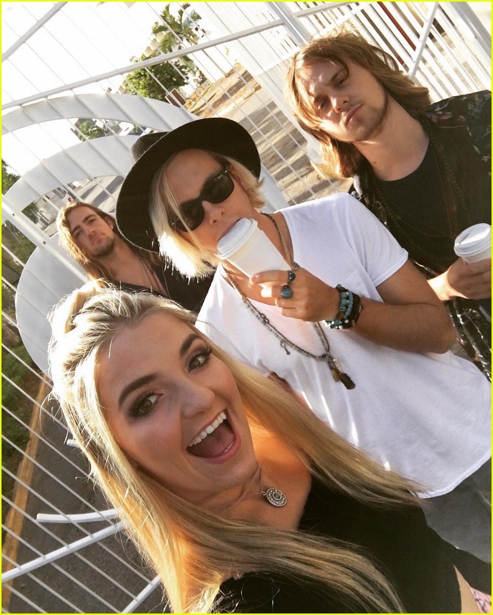 R5 Go Tubing And Ziplining Ahead Of Jamaican Concert Watch The Fun Vid