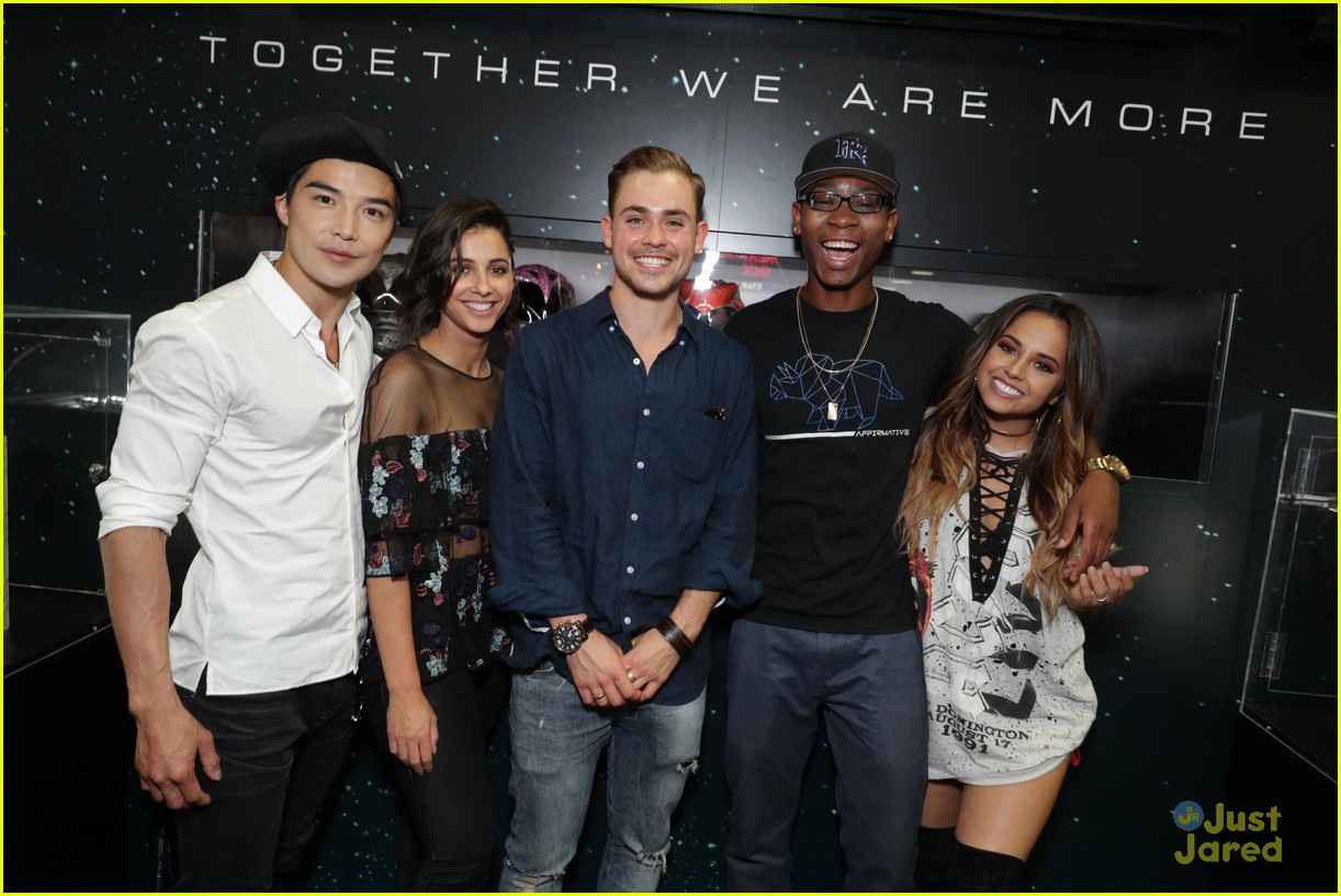 power rangers signing fandom awards wired cafe comic con 48